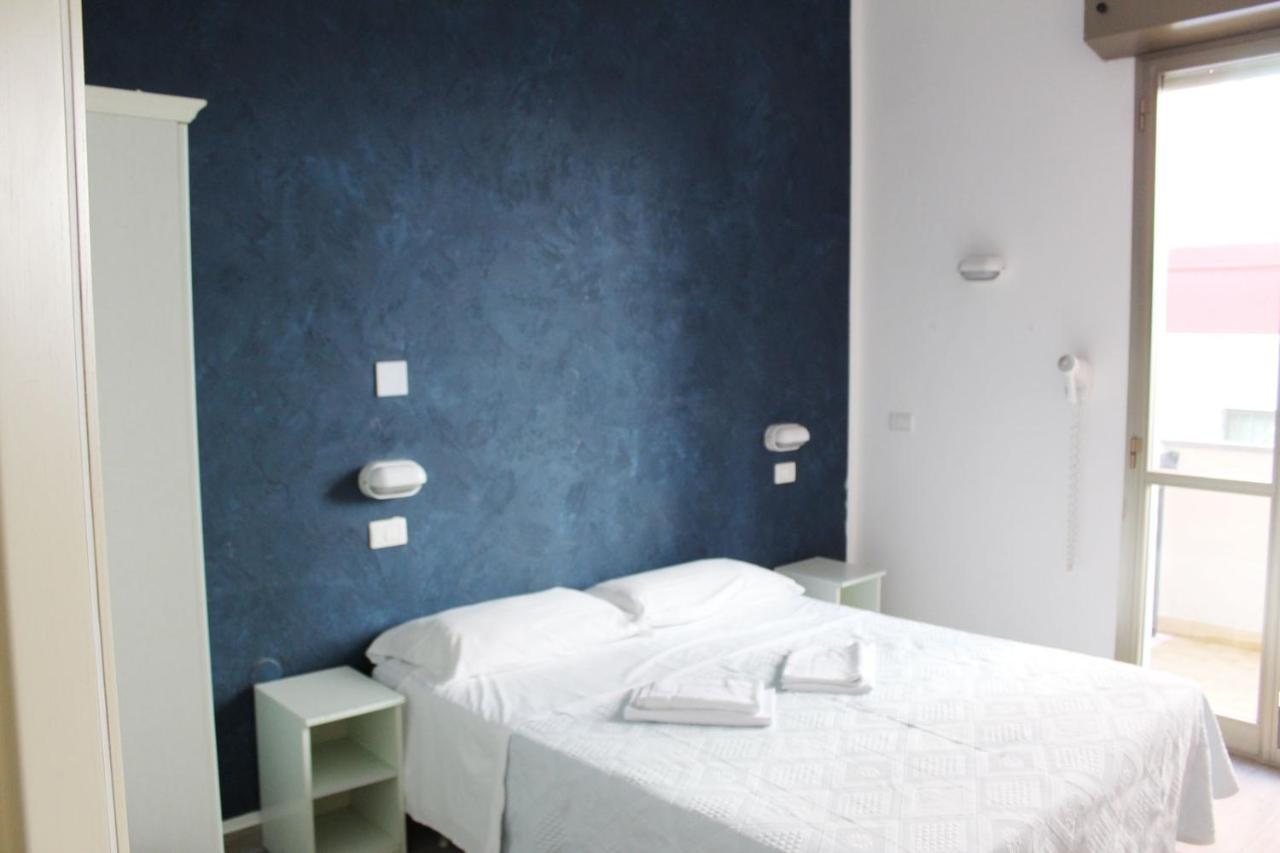 Hotel Luna Rimini Exterior foto